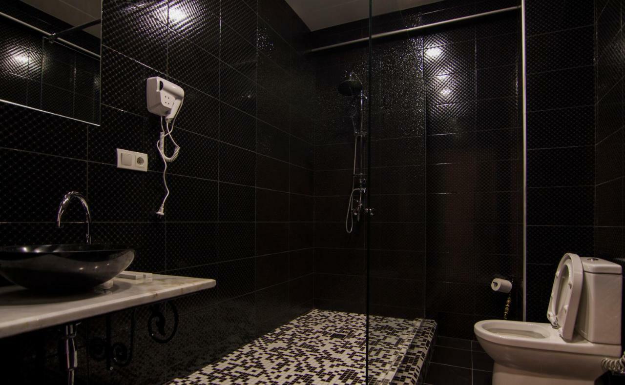 Boutique Hotel "Biotel" Tsqnet'i Bagian luar foto